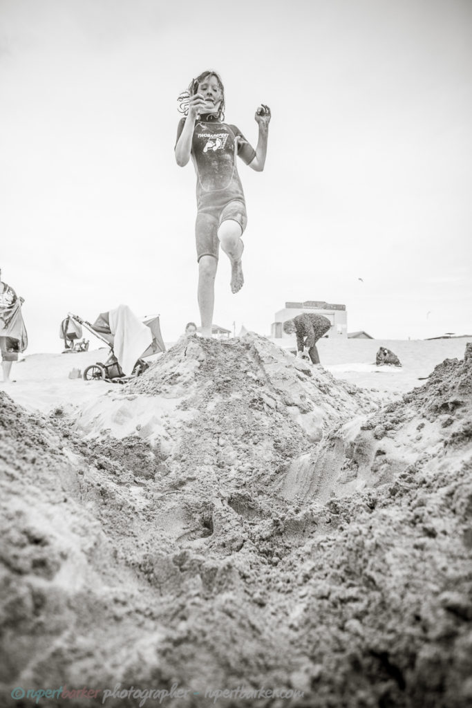 perranporth sand jumping girls