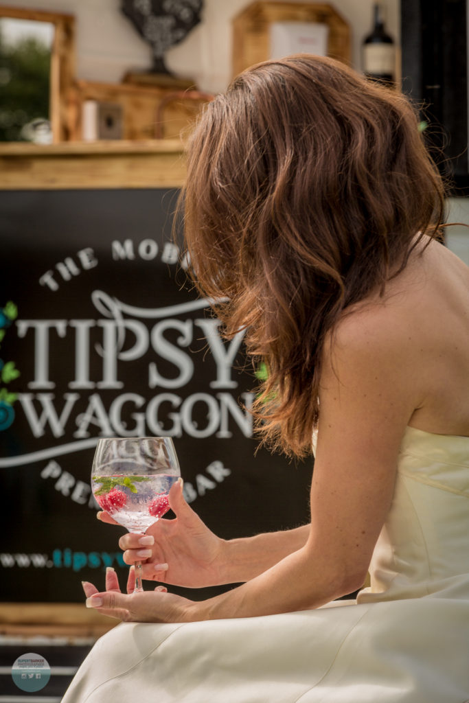 tipsy wagon mobile premium bar gin and tonic wedding bar events and festivals commercial photography